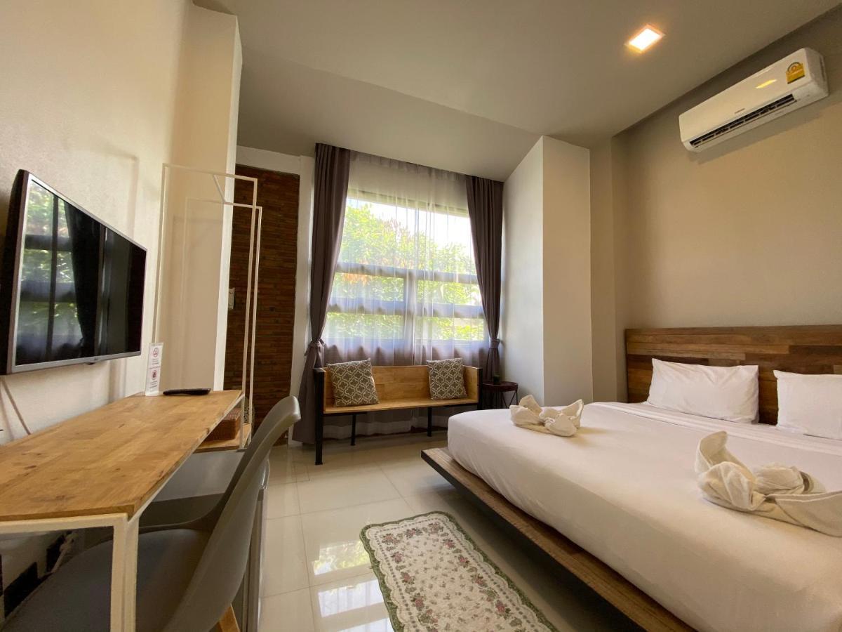 Sherloft Home & Hostel Чиангмай Екстериор снимка