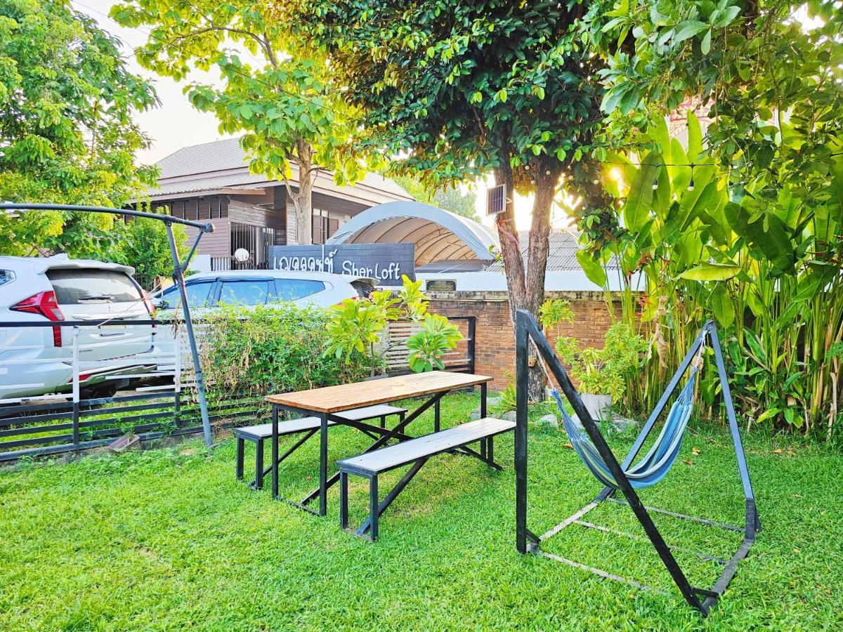 Sherloft Home & Hostel Чиангмай Екстериор снимка