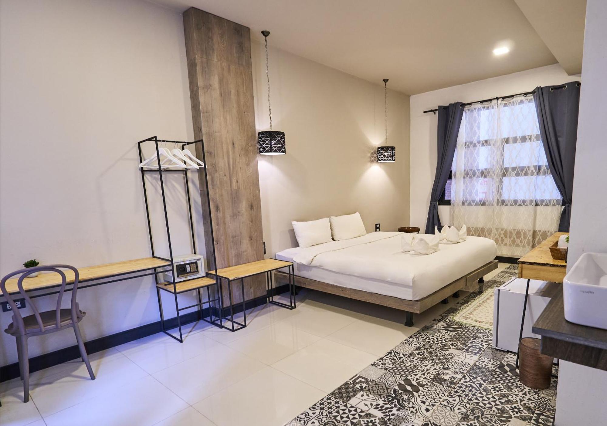 Sherloft Home & Hostel Чиангмай Стая снимка