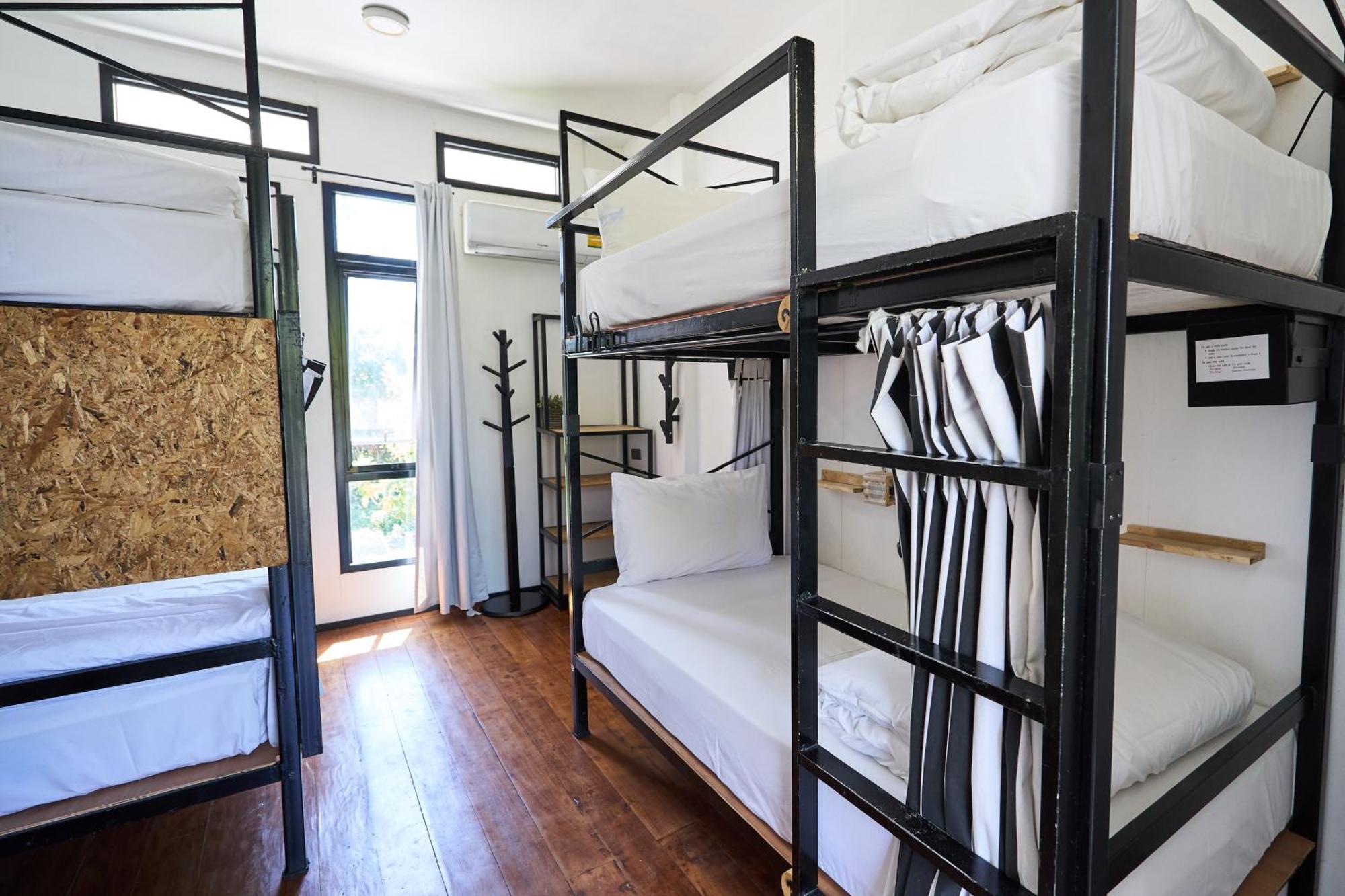 Sherloft Home & Hostel Чиангмай Екстериор снимка