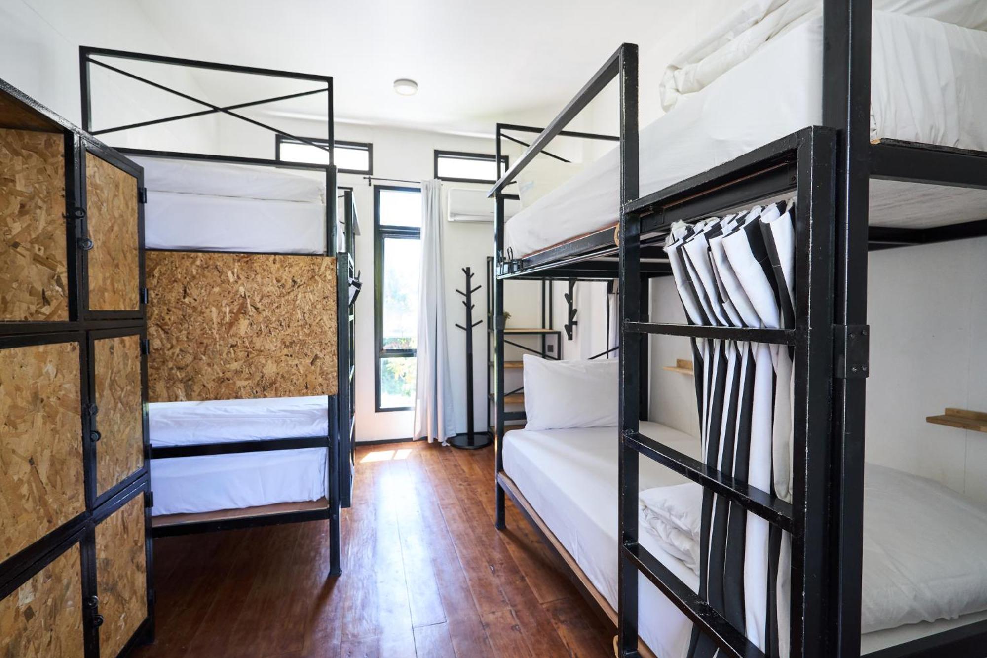 Sherloft Home & Hostel Чиангмай Екстериор снимка