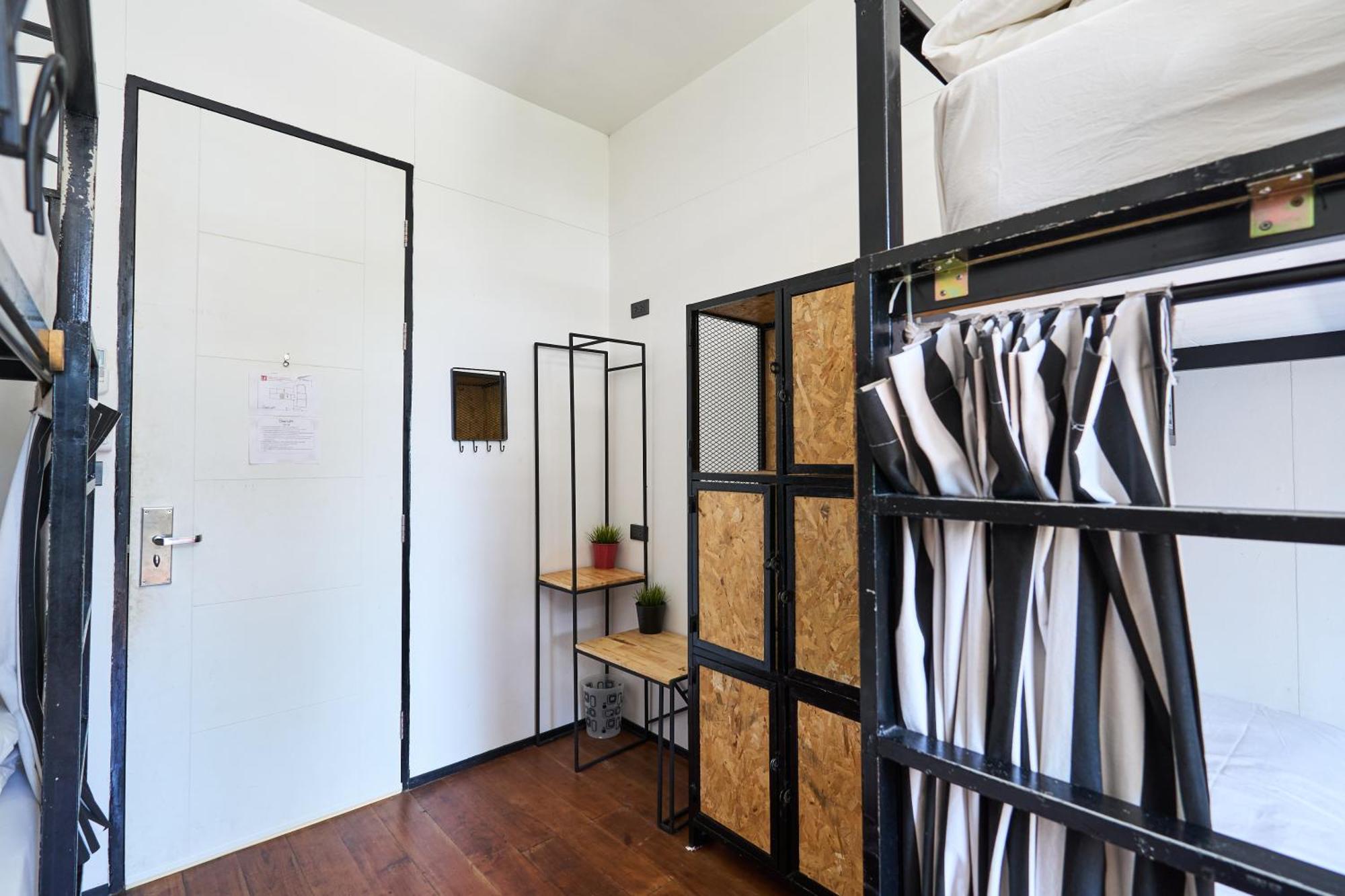 Sherloft Home & Hostel Чиангмай Екстериор снимка