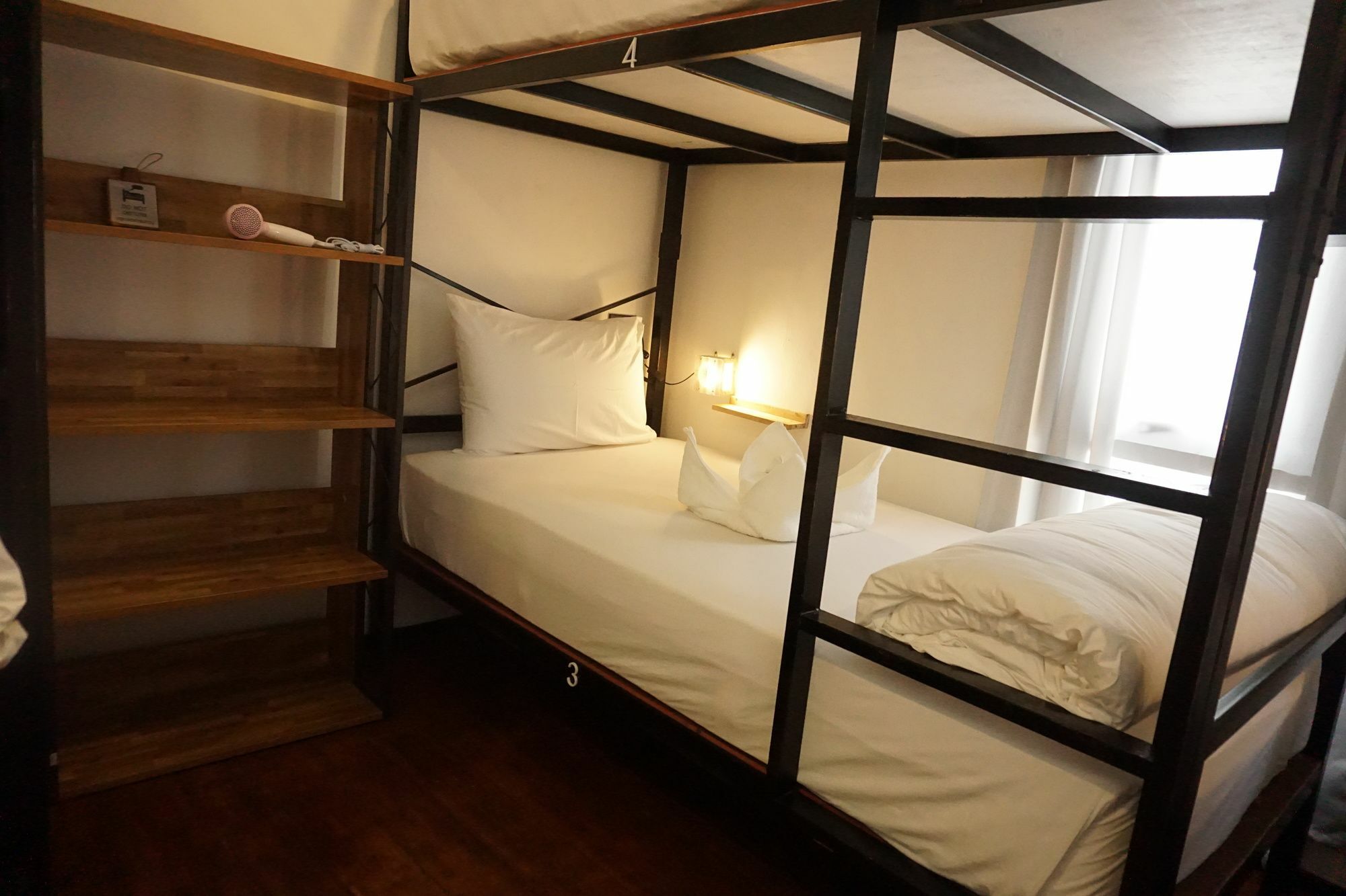 Sherloft Home & Hostel Чиангмай Екстериор снимка